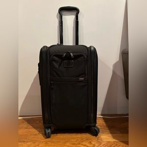 TUMI Luggage Carry-On (ALMOST NEW)